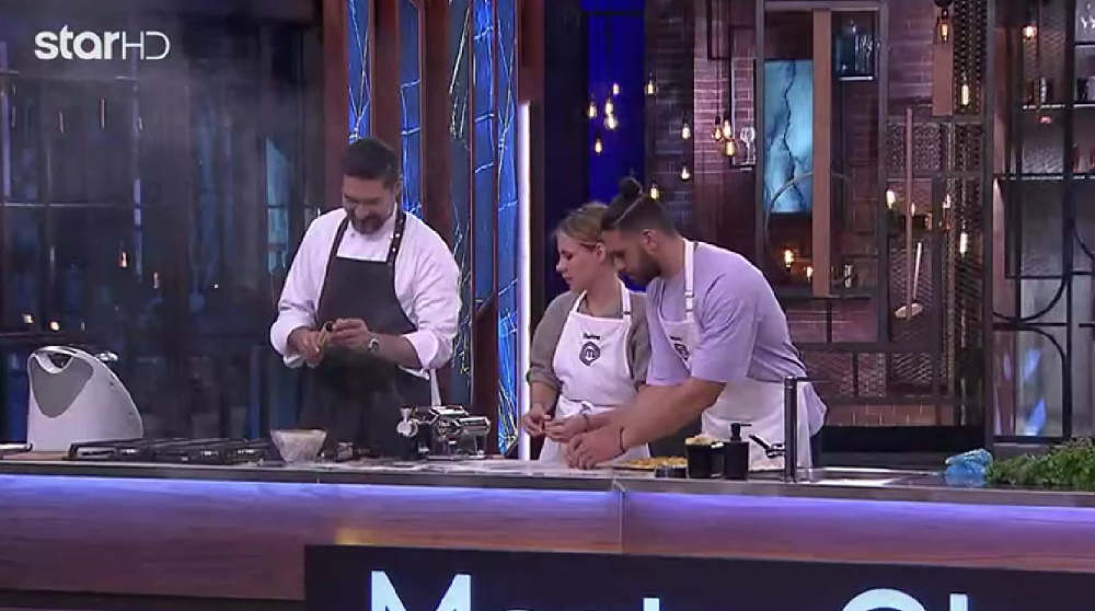 MasterChef: «Κάπνισε» το πλατό με τον Πάνο Ιωαννίδη να ζητά «βοήθεια» από τους παίκτες – «Παιδιά, δεν κλείνει…»