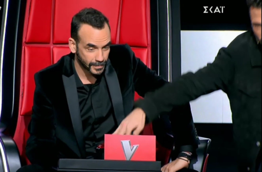 The Voice: «Πονηρός» ο Κωνσταντίνος Αργυρός – Πάτησε το steal του Πάνου Μουζουράκη και του παρέδωσε την δική του παίκτρια