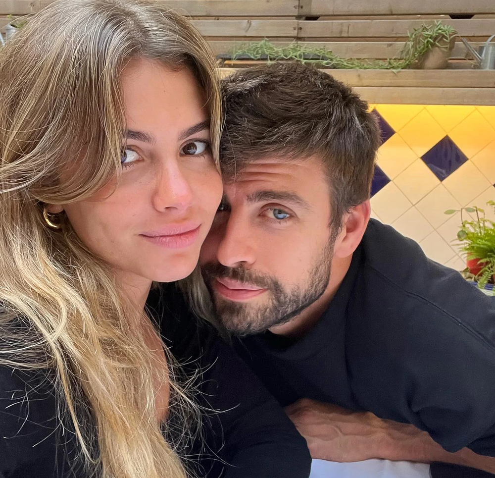 Gerard Piqué: Η σύντροφός του έπεσε πάνω σε διαφημιστική ταμπέλα – Δεν μπόρεσε να συγκρατήσει τα γέλια του