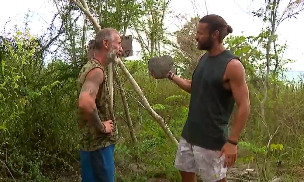 Survivor All Star: Ο Βασάλος ως «δάσκαλος» του φλερτ μαθαίνει «μπαλίτσα» στον Καραγκούνια για να κερδίσει την Ελευθερία Ελευθερίου