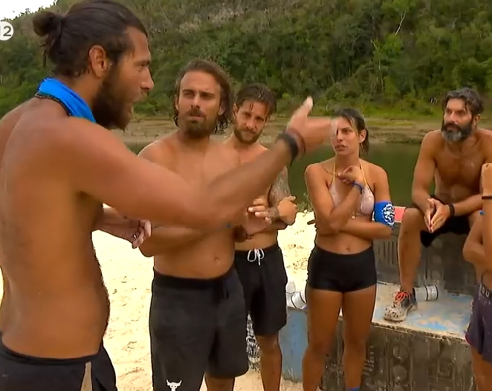 Survivor All Star: «Ηφαίστειο» ο Μπάρτζης με τον Μαρτίκα στον αγώνα – Οι γκρίνιες των Μπλε και η ρεβάνς των Κόκκινων