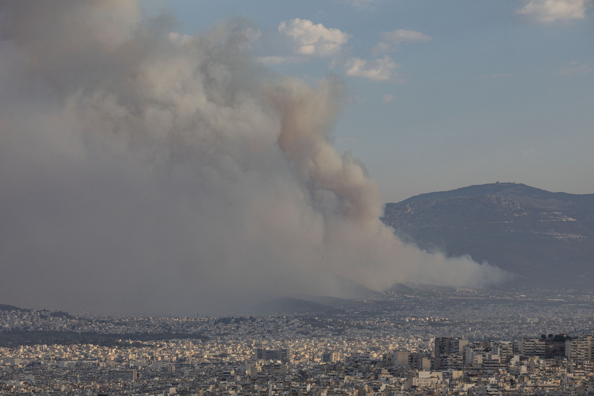 Φωτιές: Μέτρα προστασίας από τον καπνό και τη στάχτη