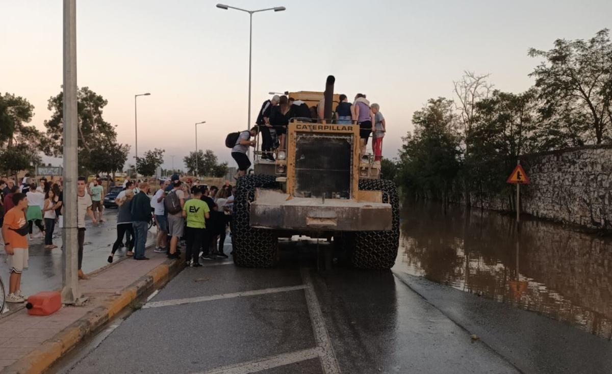 Daniel – Λάρισα: Εκβιάζουν εργαζόμενους να μετακινηθούν στην εργασία τους ακόμη και με μπουλντόζα!