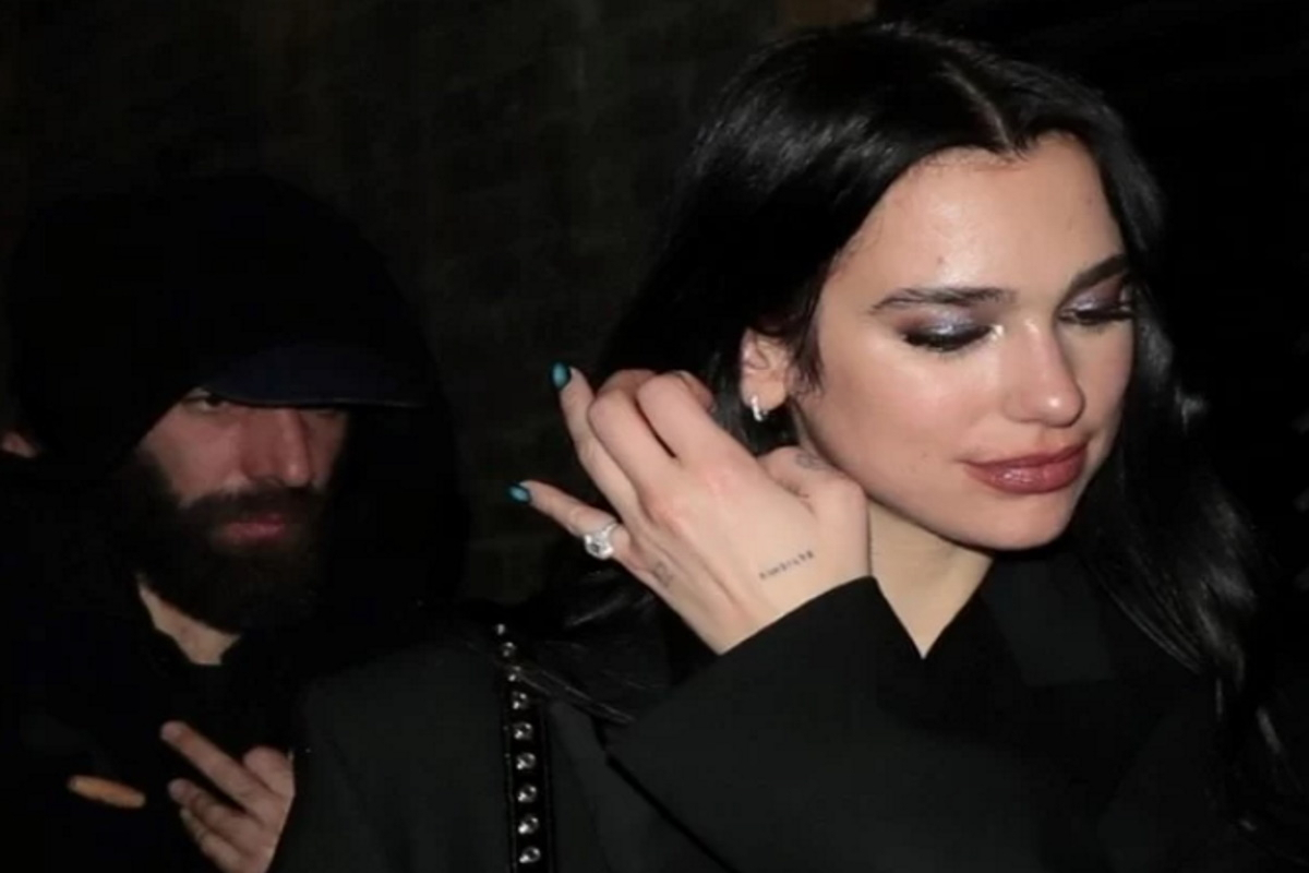 Dua Lipa: Οι τρυφερές αγκαλιές με τον σύντροφό της στη Νέα Υόρκη