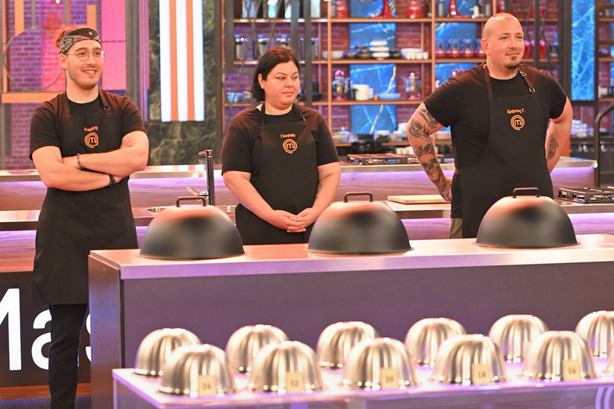 MasterChef: Ο Νίκος Θωμάς επέστρεψε με χτένια και «έκαψε» τους υποψήφιους!