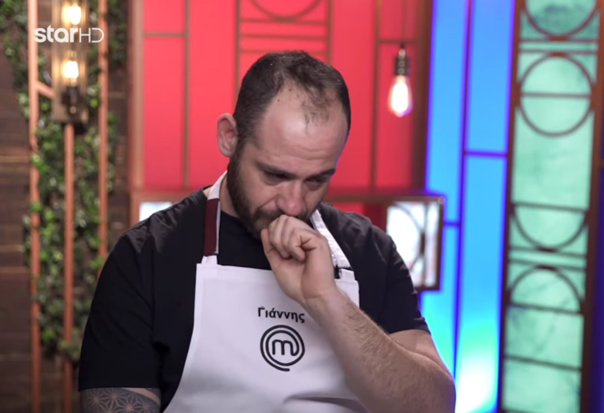 MasterChef: Είδε τον καλεσμένο και έμπηξε (πάλι) τα κλάματα – «Ας του δώσει κάποιος τα χάπια του!»