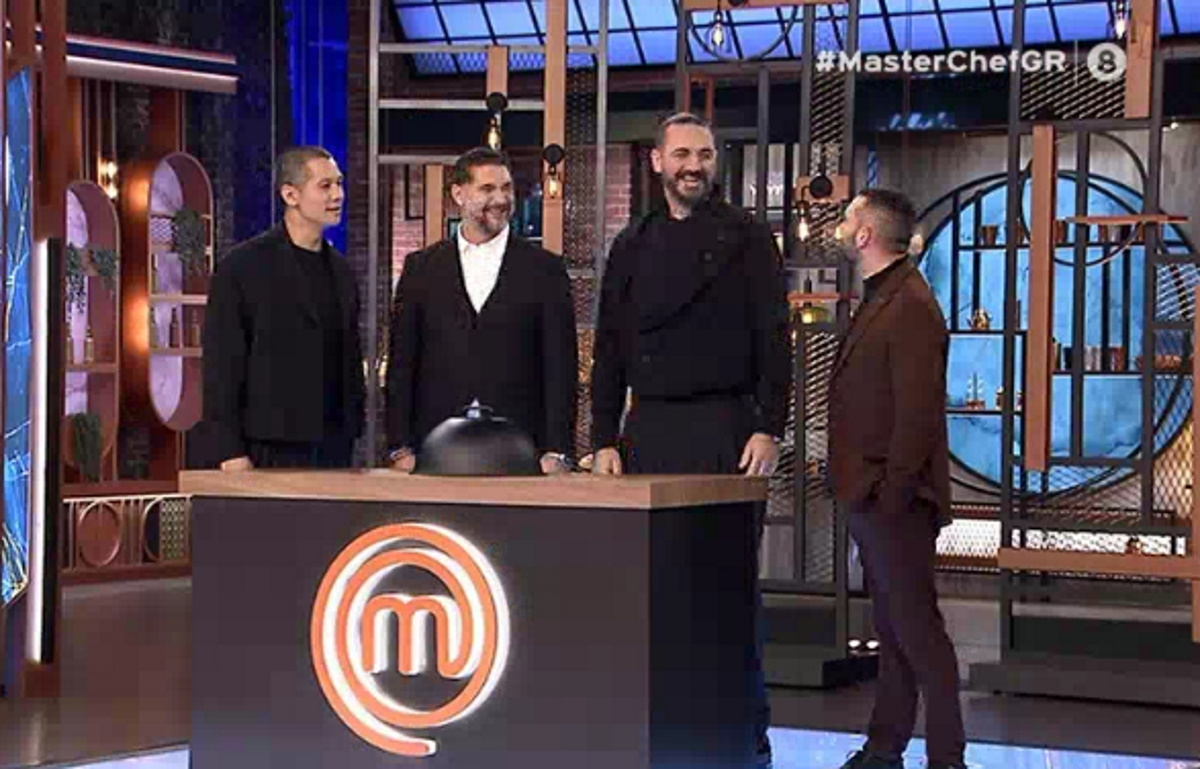 MasterChef: Επικός ο θείος Λεωνίδας στον Μακρυνιώτη – «Καλά δεν ντράπηκες καθόλου; Έβαλες και αερόσολα»