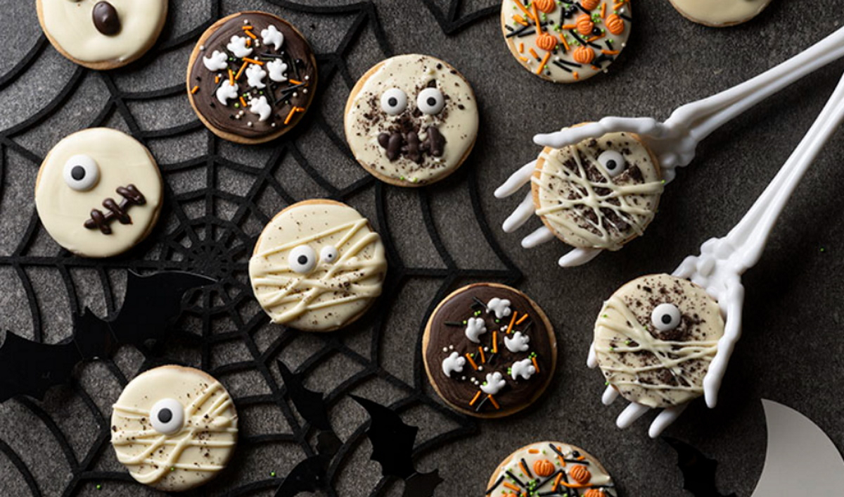 Άκης Πετρετζίκης: Οι πιο εύκολες ιδέες για…Halloween cookies!