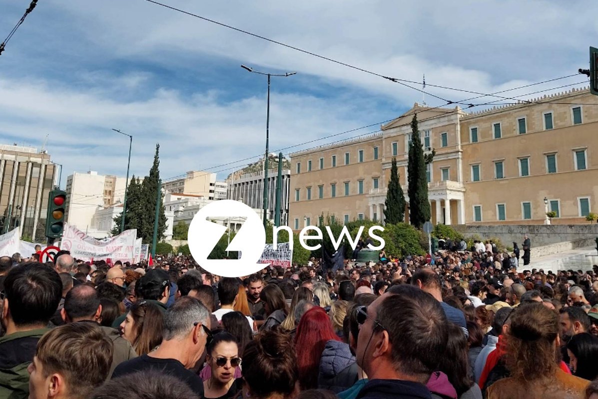 Τέμπη: Τα ΜΑΤ κηλίδωσαν τη μεγαλειώδη συγκέντρωση – Δακρυγόνα και αναφορές για βία σε πολίτες