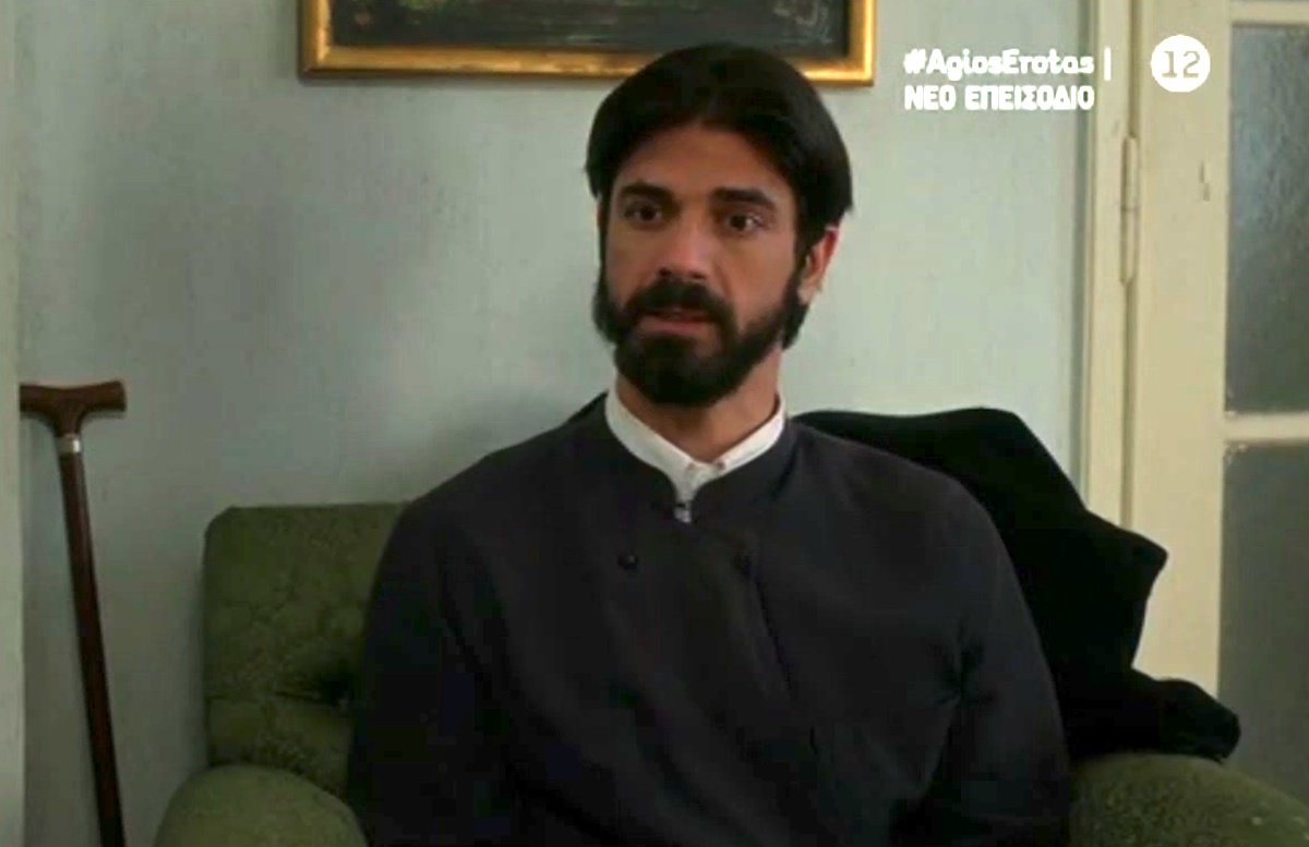 Άγιος έρωτας – Χ: Φιλάκι ρουφηχτό έριξε ο Αργύρης στη Χλόη και ο… ρασοφόρος «έσκασε» από τη ζήλια του – «Με τρελαίνει που ζηλεύει ο παπάς!»