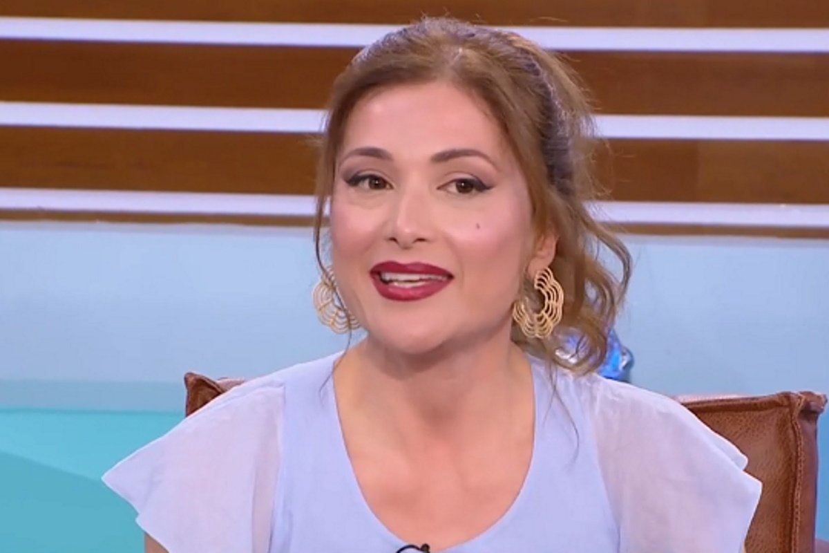 Δάφνη Αλεξάντερ: «Ο σύντροφός μου είναι Άγγλος, οπότε πηγαινοέρχομαι. Δύο εβδομάδες αντέχουμε μακριά ο ένας από τον άλλον…»