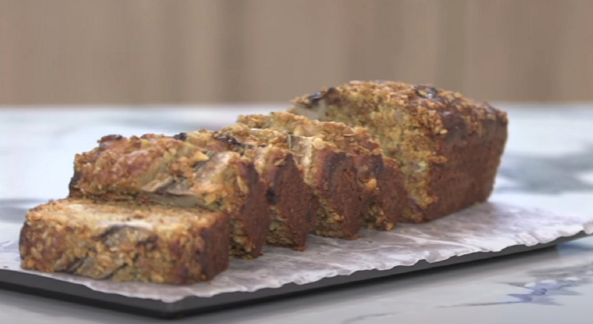 Healthy banana bread με γκρανόλα
