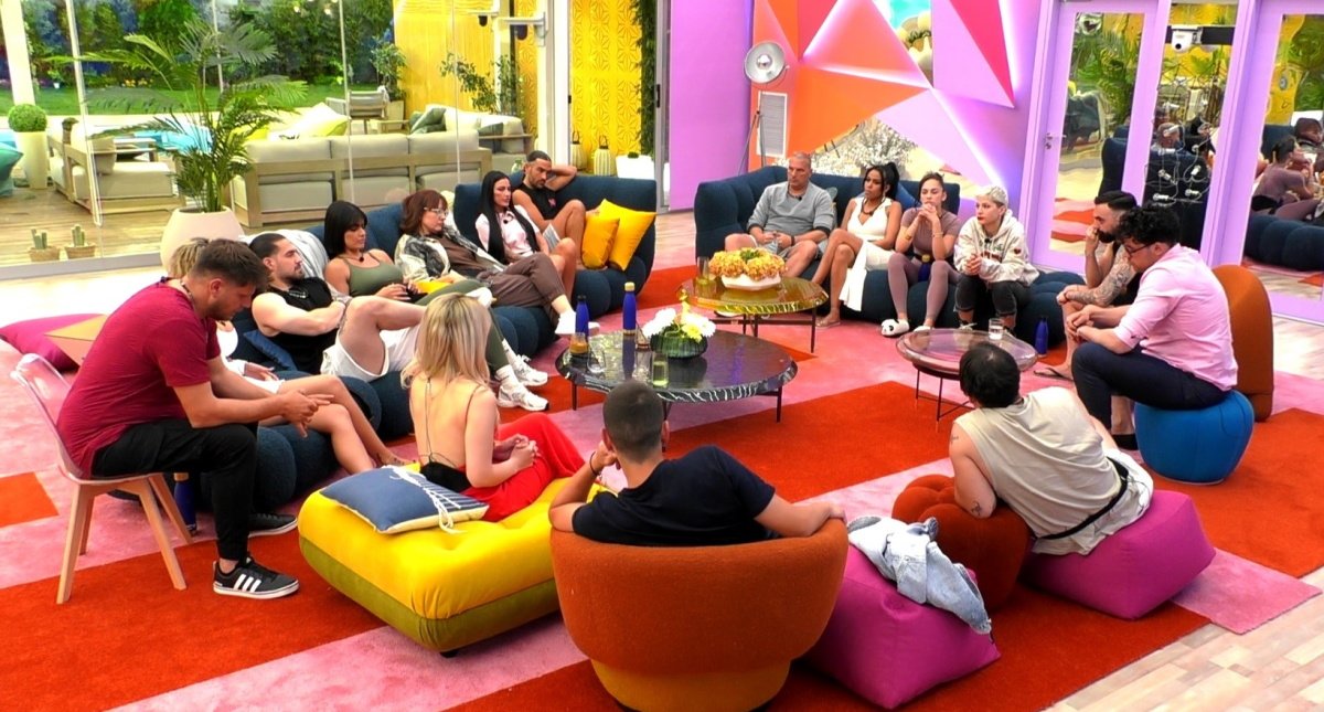 Big Brother: Αθλοπαιδιές, το αυγό του κόκορα και οι έξι υποψήφιοι!