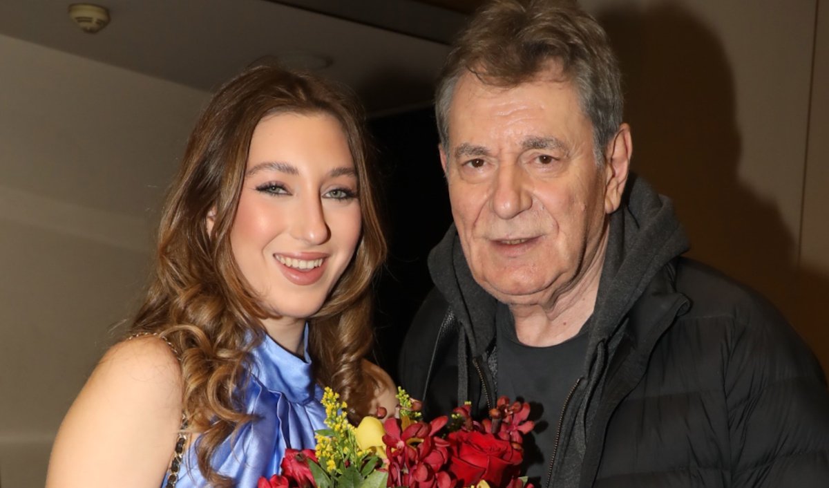 Η εγγονή του Στράτου Διονυσίου «τίναξε την μπάνκα» στο trend του TikTok: «Το μεγαλύτερο φλεξ! Έχουμε νικήτρια!»