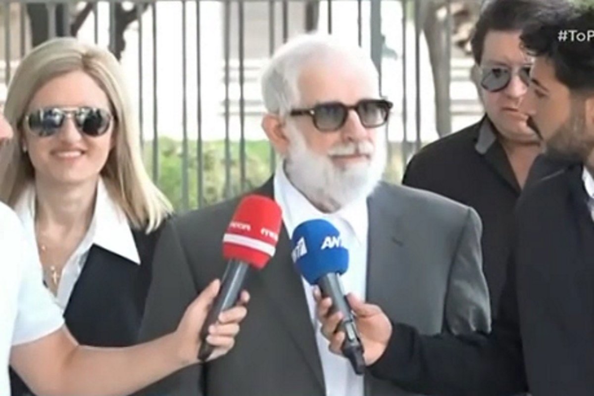 Πέτρος Φιλιππίδης: Επέστρεψε στα δικαστήρια αλλά αισθάνθηκε αδιαθεσία – «Δεν μπορεί να ανέβει ούτε μια σκάλα»