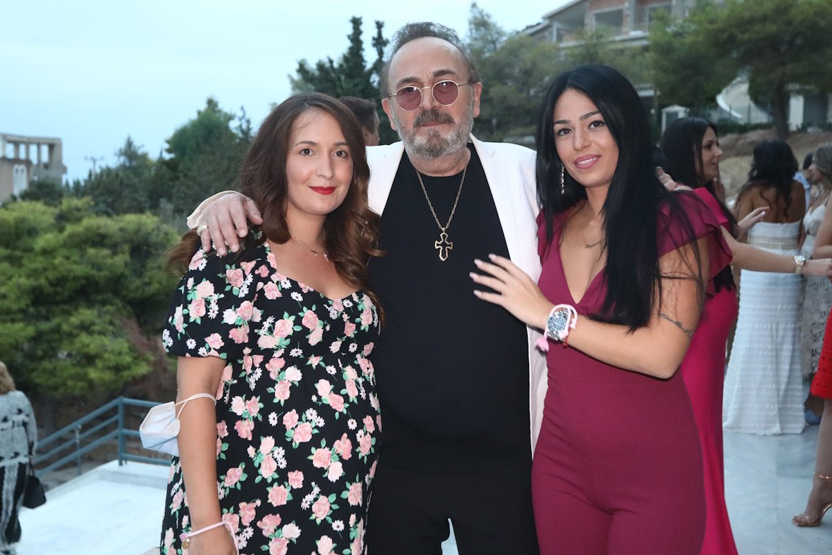 Στεφανία Γονίδη: «Δεν με έχει βοηθήσει πολύ ο πατέρας μου, με έχει αφήσει μόνη μου»