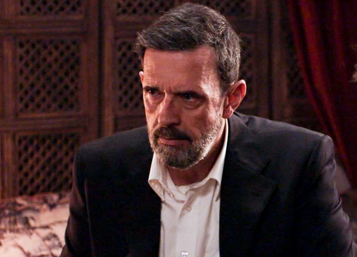 Grand Hotel spoiler: Δεν έχει ούτε ιερό, ούτε όσιο ο Ιάκωβος! Απειλεί να σκοτώσει τη Δέσποινα με μαχαίρι και…