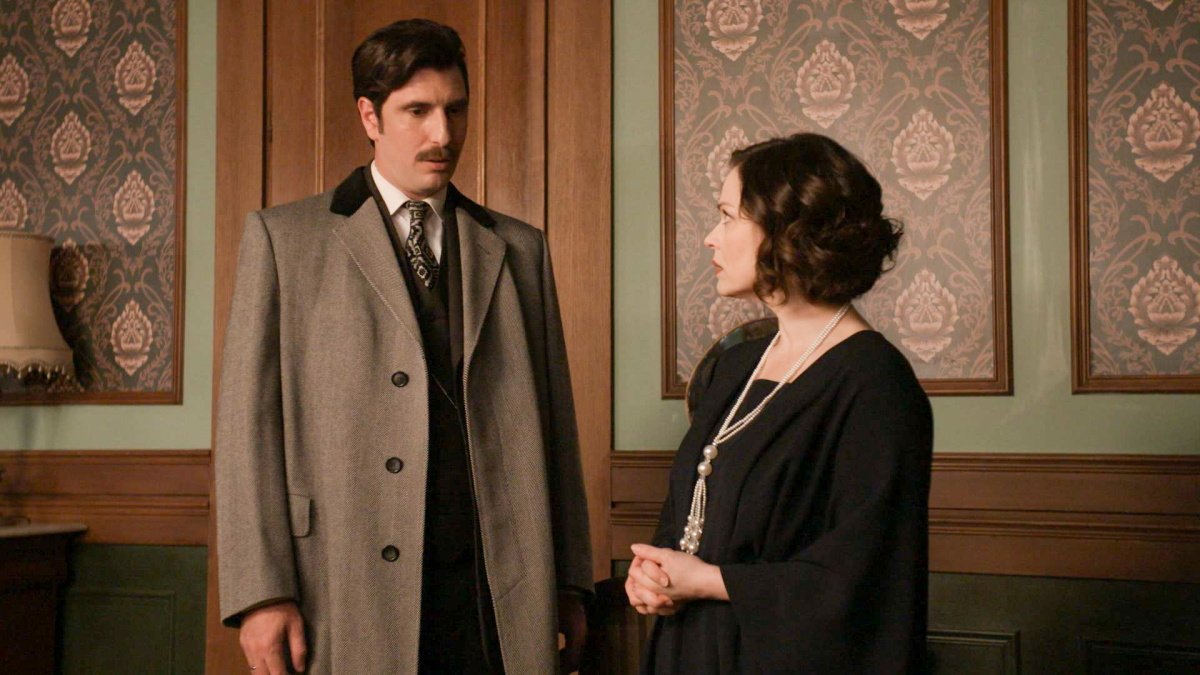 Grand Hotel spoiler: Το villain duo είναι γεγονός! Κυβέλη και Ρήγας ανταλλάσσουν καυτά φιλιά και…