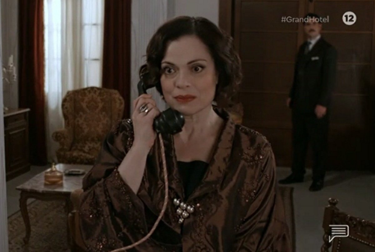Grand Hotel – X: «Ο κερατάς το μαθαίνει πάντα τελευταίος, Ρήγα μου»