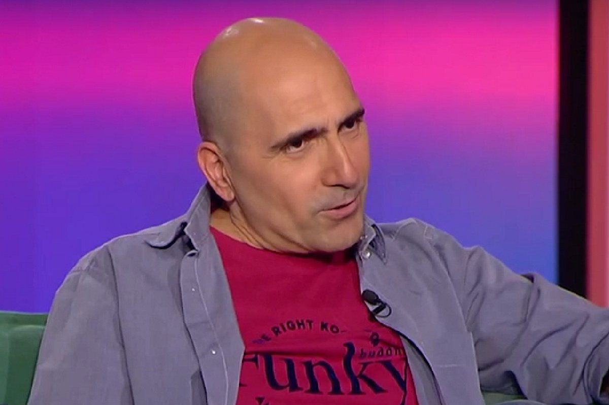 Αλέξανδρος Καλπακίδης:  «Είχα δεχτεί πρόταση γάμου από τη γυναίκα μου και είπα “όχι”»
