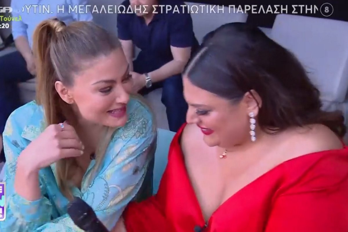Δέσποινα Καμπούρη σε Δανάη Μπάρκα: «Ποιος να μας το ‘λεγε; Δεν ξέρω αν έχω έρθει με χαρά, είναι περίεργο»