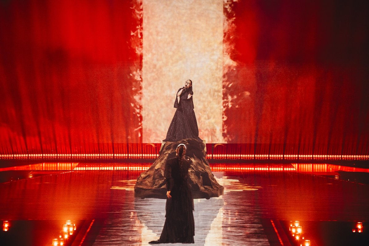 Eurovision 2025: Ποια είναι η Χριστίνα Καλιακάτσου, η «μαυροφορεμένη μάνα» που αποχωρίζεται την Klavdia στην «Αστερομάτα»