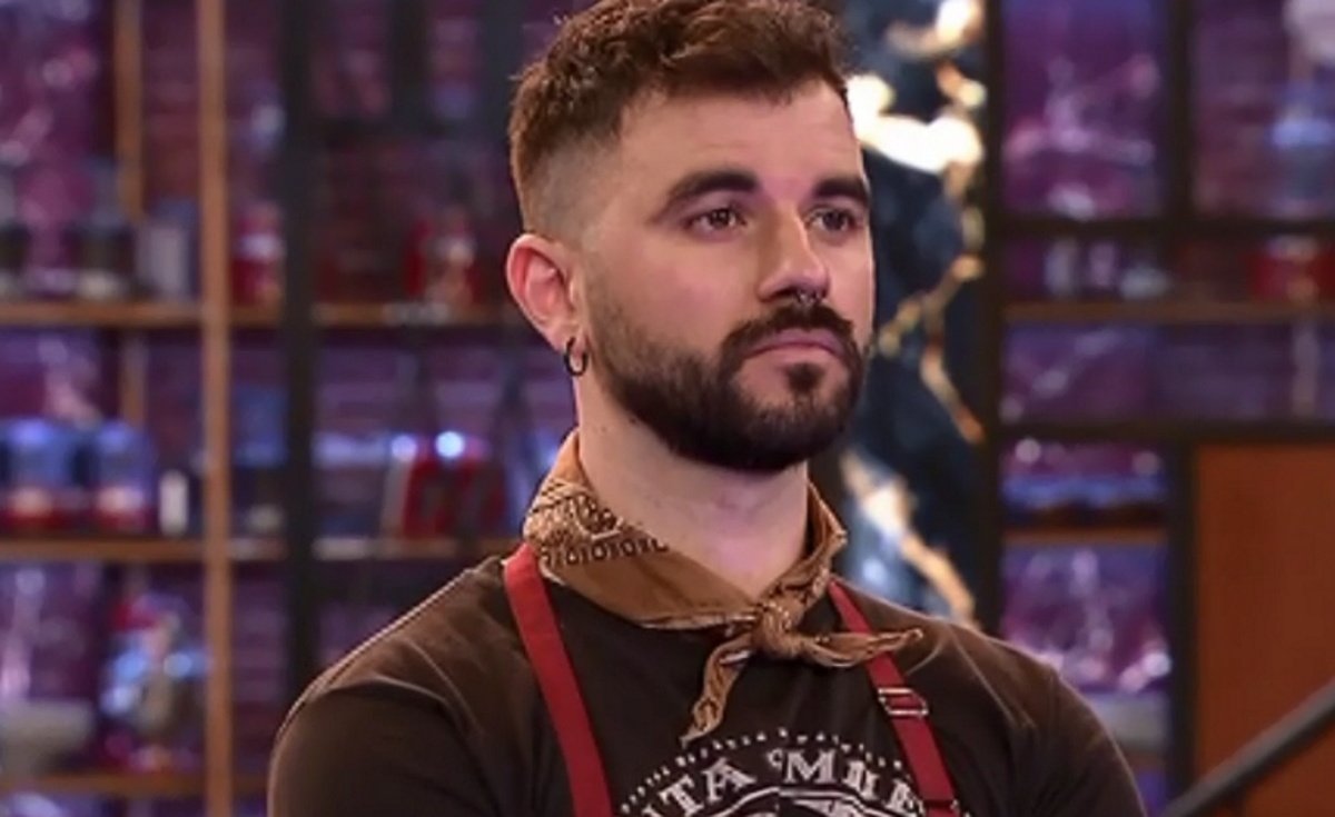 MasterChef: Η άνεση του Βασίλη ενόχλησε το Χ – «Λάρωσε, όμως! Ψωνάρα μεγάλη»