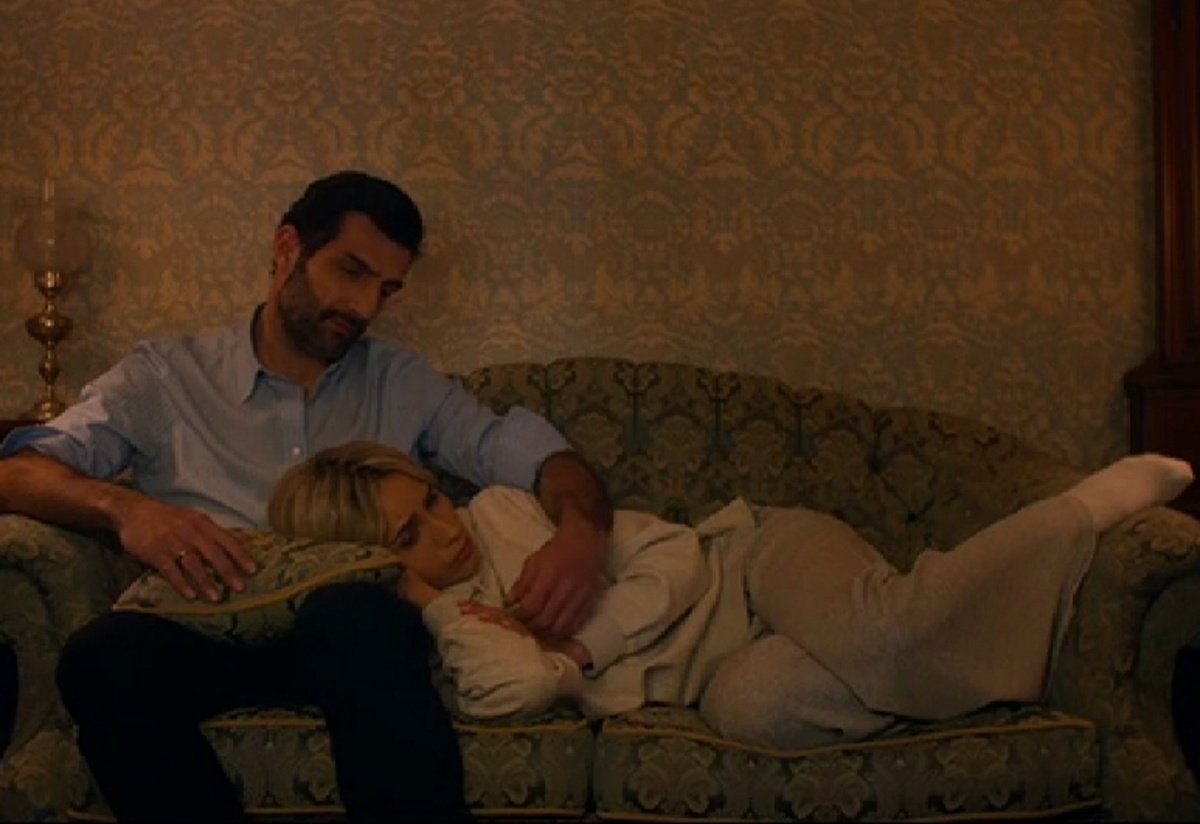 Παιχνίδια εκδίκησης – X: «Άρχισαν πάλι οι σάχλες τα “αγάπη μου” και “ψυχή μου”»