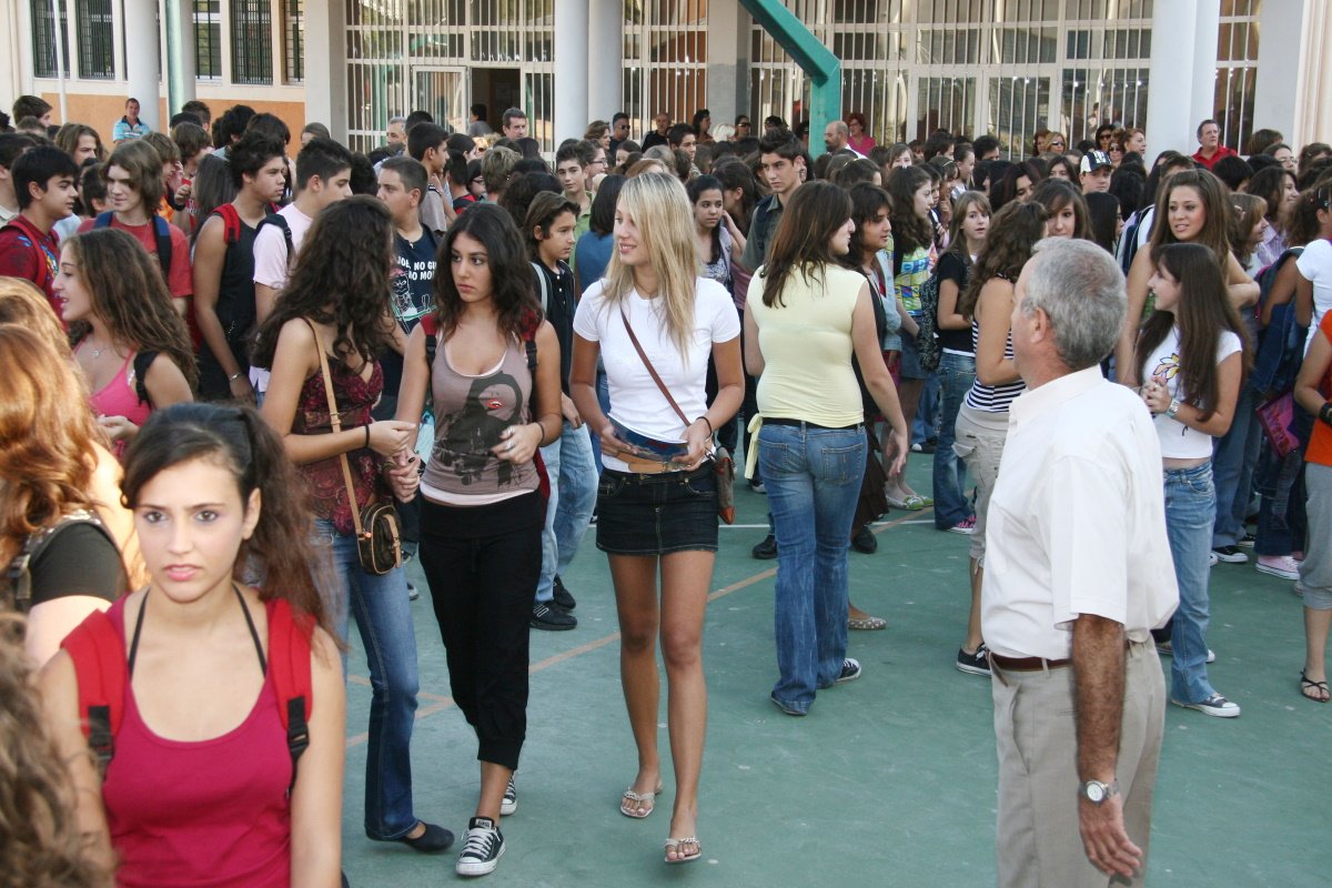 Απίστευτο κι όμως… ελληνικό! Ξέχασαν σε κατάστημα εστίασης 2 μαθήτριες που πήγαιναν εκδρομή!