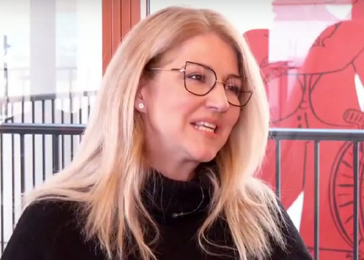 Φωτεινή Τσακίρη: «Το διάστημα που αποφάσισα να μείνω εκτός συνέχισα τις σπουδές μου στη θεατρολογία»