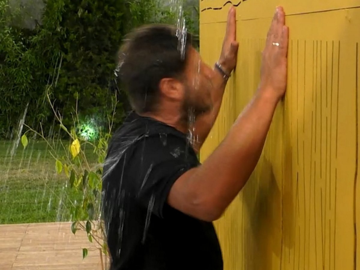 Big Brother – Αποκλειστικό (11/6): Πήγε «κουβά» η καντάδα του Ντεντόπουλου – Το επικό μπουγέλωμα από τη Φένια!