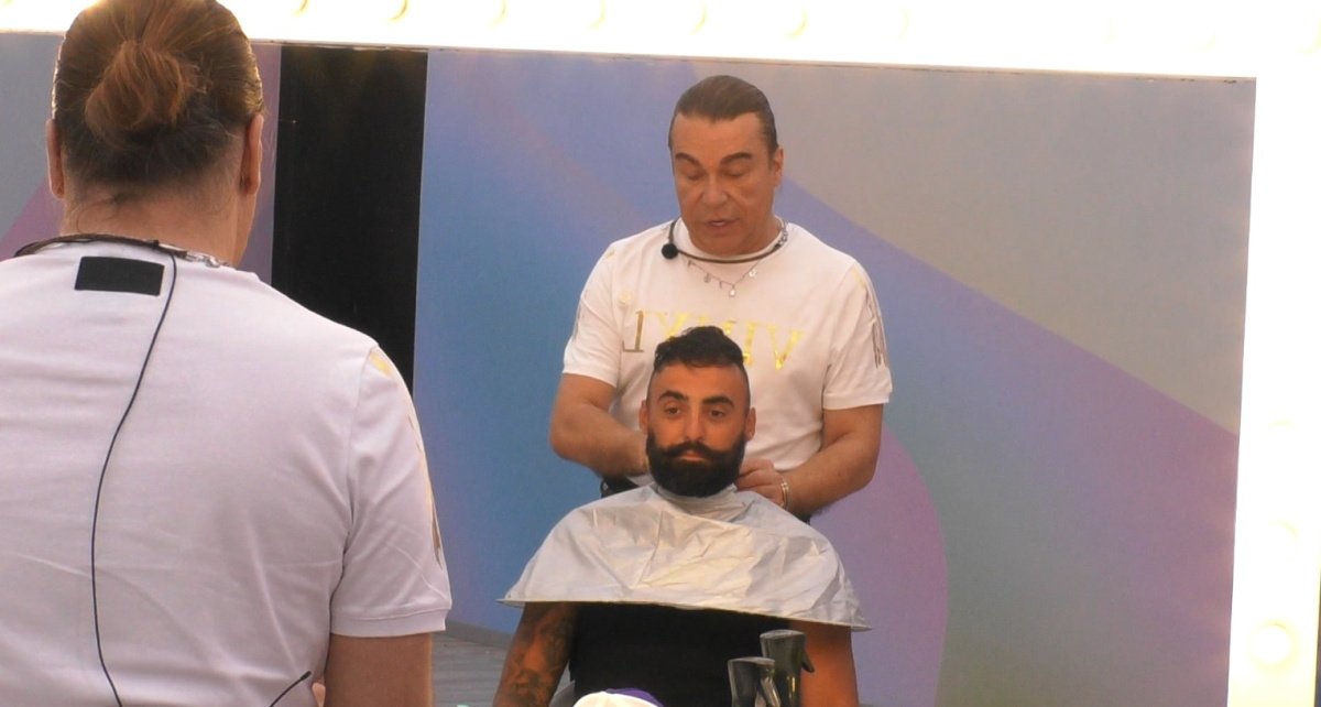 Big Brother: Ο Τρύφωνας Σαμαράς «μπουκάρει» στο σπίτι για ένα απαραίτητο make over!