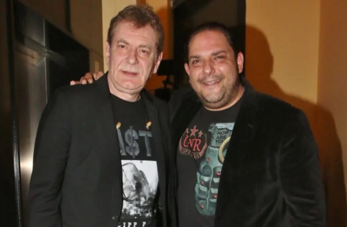 Άγγελος Διονυσίου: Ζεϊμπέκικο… οικογενειακής υπόθεσης – Χόρεψε στον γάμο του αδελφού του με Στράτο Διονυσίου στα ηχεία