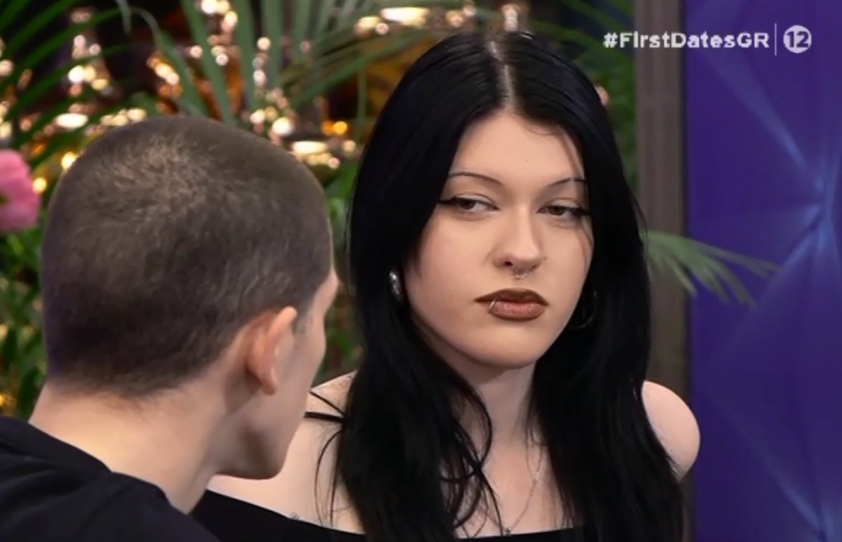 First Dates – X: «Ένα τρίφυλλο το έσκασε πριν πάει για γύρισμα αυτή η Άντζελα! Αυτή θα μαχαιρώσει τη σερβιτόρα!»