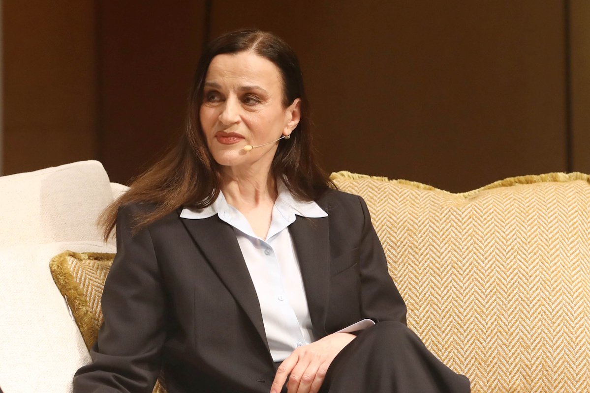 Καρυοφύλλια Καραμπέτη: «Δεν είναι δυνατόν να πρέπει να απαρνείσαι το φύλο σου για να έχεις δικαίωμα στη ζωή»