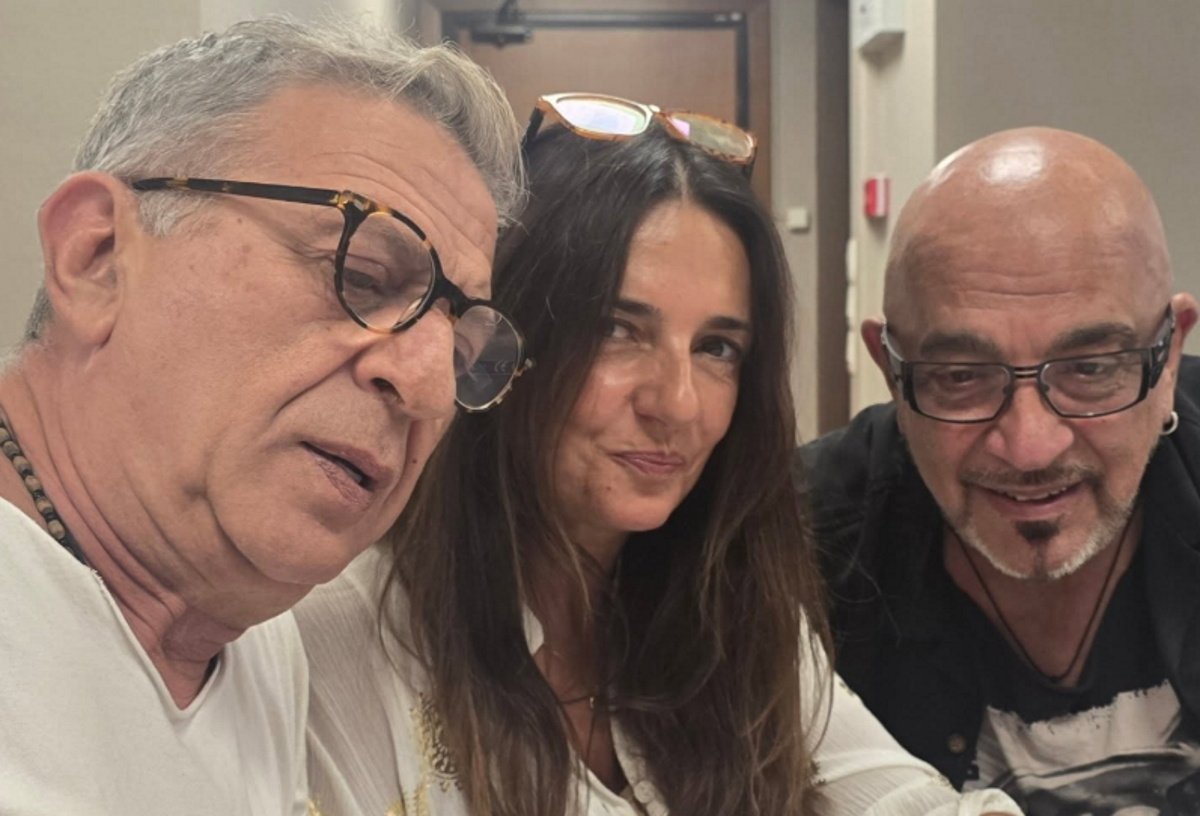 Καλά πάει κι αυτό: Κώστας Κόκλας, Μαρία Λεκάκη και Γιάννης Ζουγανέλης έτοιμοι για τη νέα κωμωδία της ΕΡΤ!