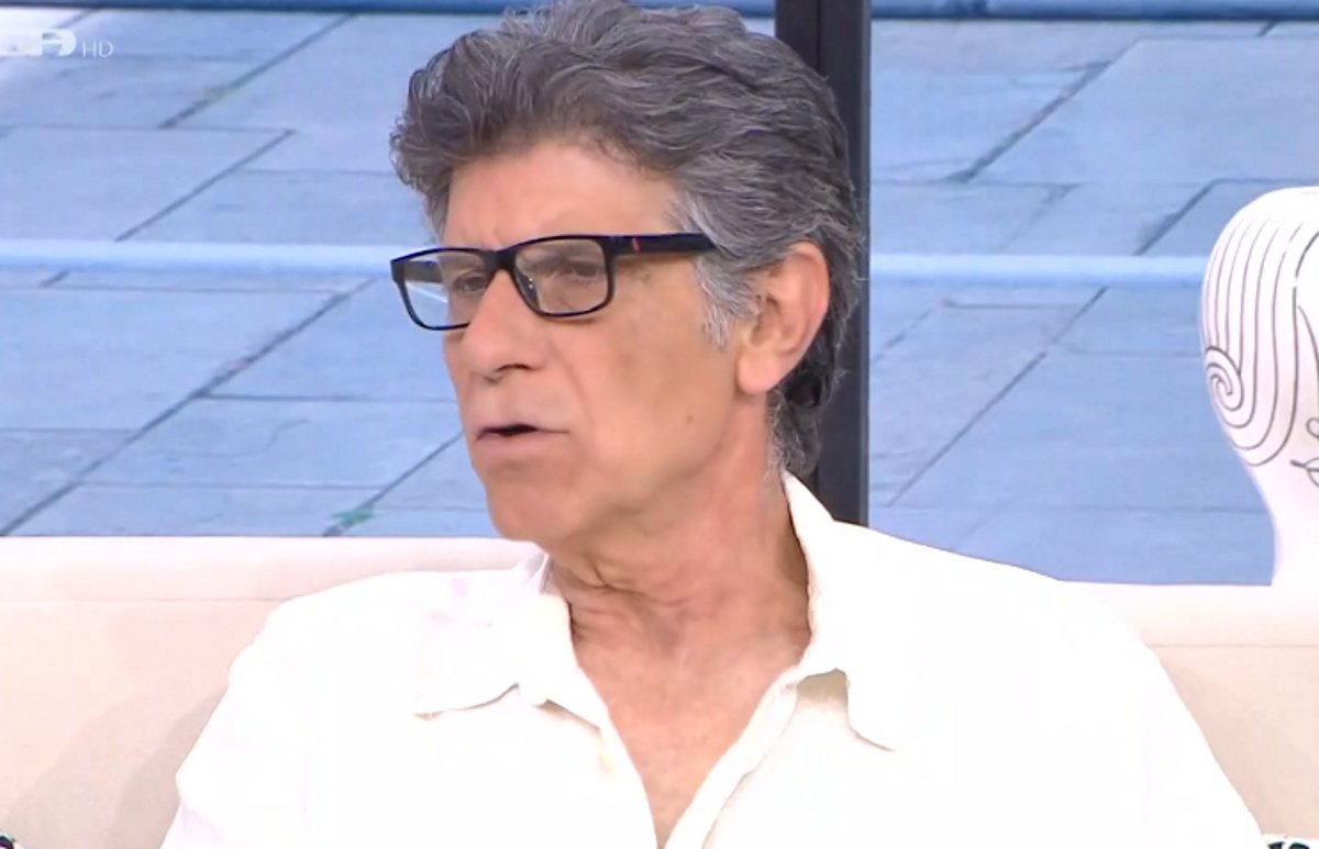 Γιάννης Μπέζος: «Αρνήθηκα 1-2 δουλειές για οικονομικούς λόγους. Θεώρησα αστείο το να δουλέψω με αυτές τις αποδοχές»