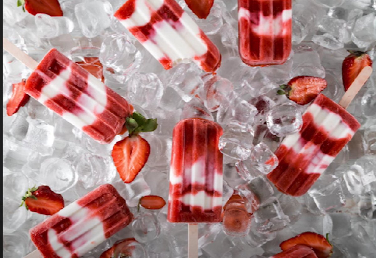 Popsicles με γιαούρτι και φράουλες – Το πιο δροσερό σνακ του καλοκαιριού!