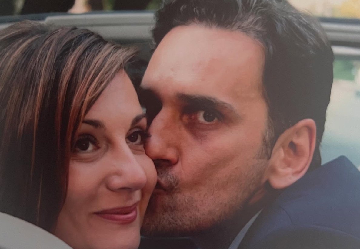 Νίκος Ψαρράς – Έλενα Καρακούλη: 12 χρόνια γάμου – Το φωτογραφικό άλμπουμ από τον γάμο και τη ζωής τους