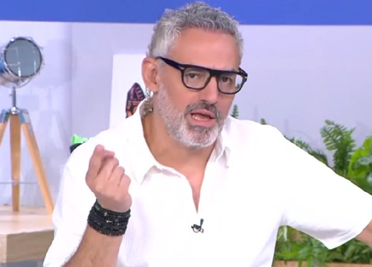 Νίκος Συρίγος για ΣΚΑΪ: «Σε ένα κανάλι που βλέπουμε φωνές που τρυπάνε τον εγκέφαλο και βιάζουν την ψυχή μας και αναφέρομαι στον Πορτοσάλτε…»