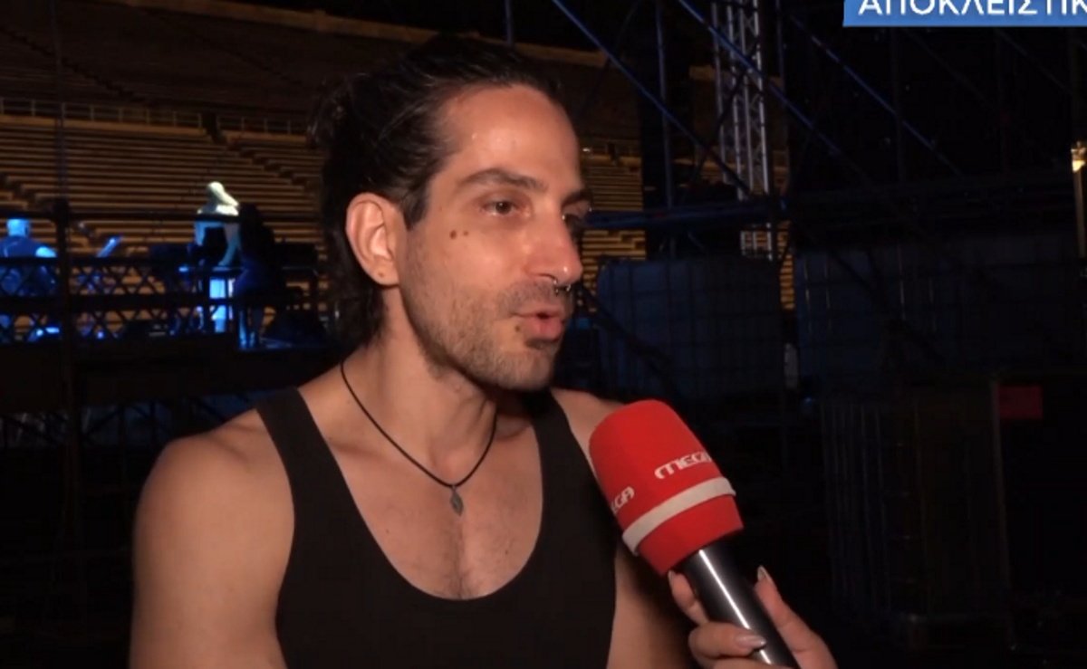Άγγελος Θεοδωράκης: «Νιώθω ότι είμαι ένα άνθος στο δέντρο του Μίκη Θεοδωράκη»