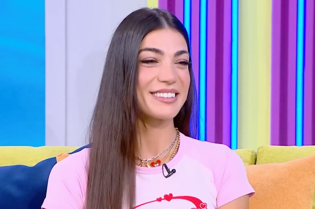 Ήβη Αδάμου: «Χάρηκα πάρα πολύ που γνώρισα τη Ρόζι Χάντινγκτον στη συναυλία μου»