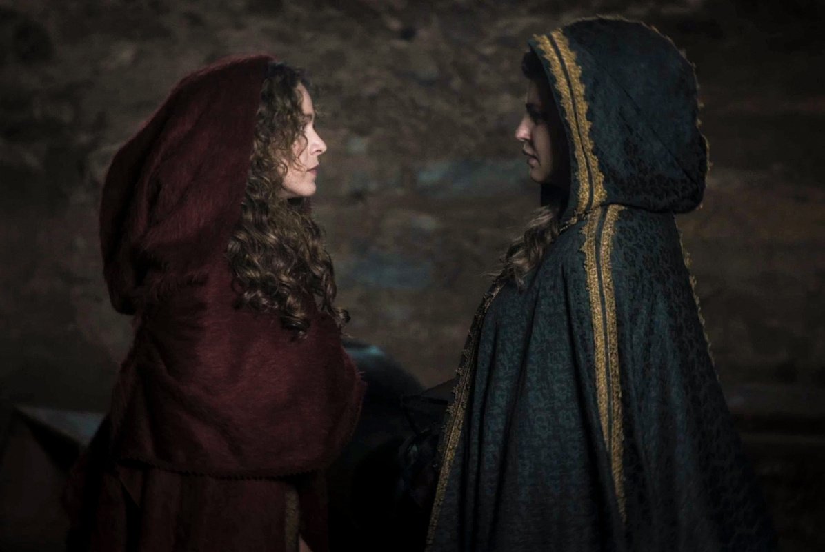 Η Μάγισσα spoiler – Το τέλος που συγκλονίζει: Η τελευταία φλόγα της Θεοφανώς έκαψε την αιώνια καρδιά της Πανδώρας και «έλιωσε» την κατάρα!