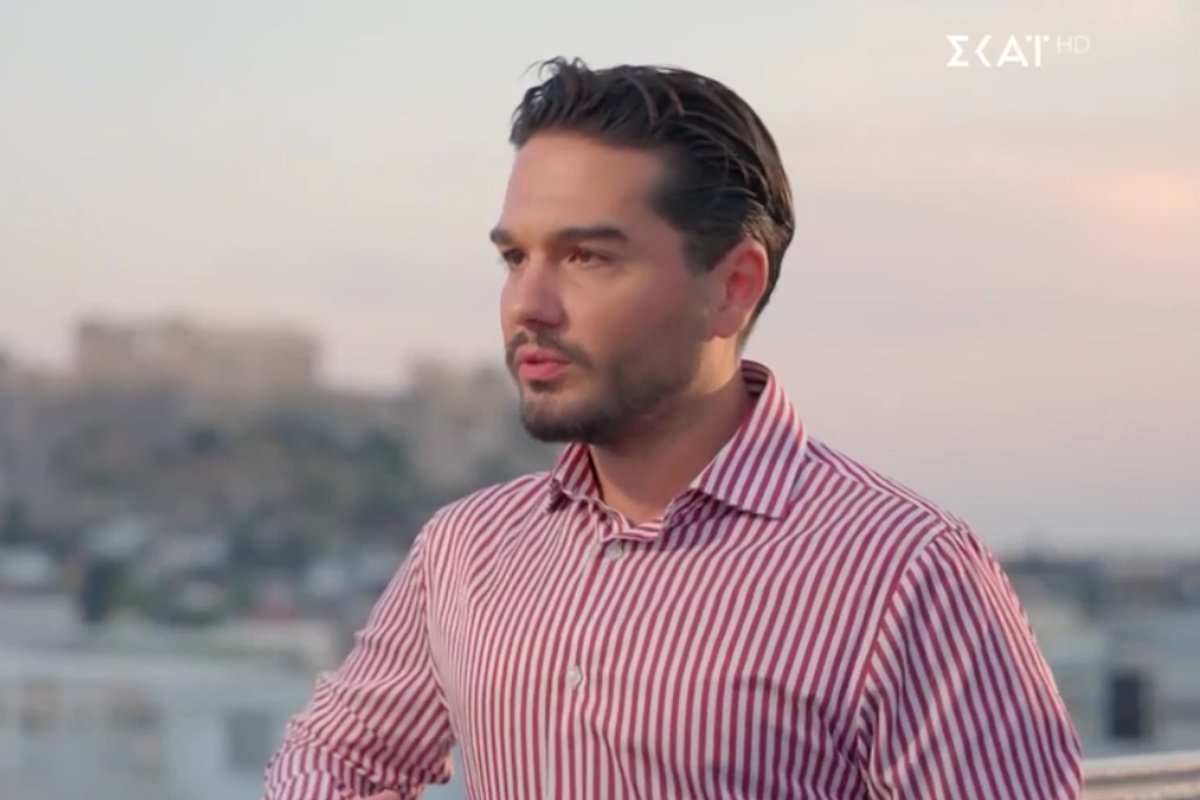 Χρήστος Μάστορας: «Όταν μου πρότειναν να υποδυθώ τον Στέλιο Καζαντζίδη, απόρησα. Πλέον, είναι κομμάτι της ψυχής μου»