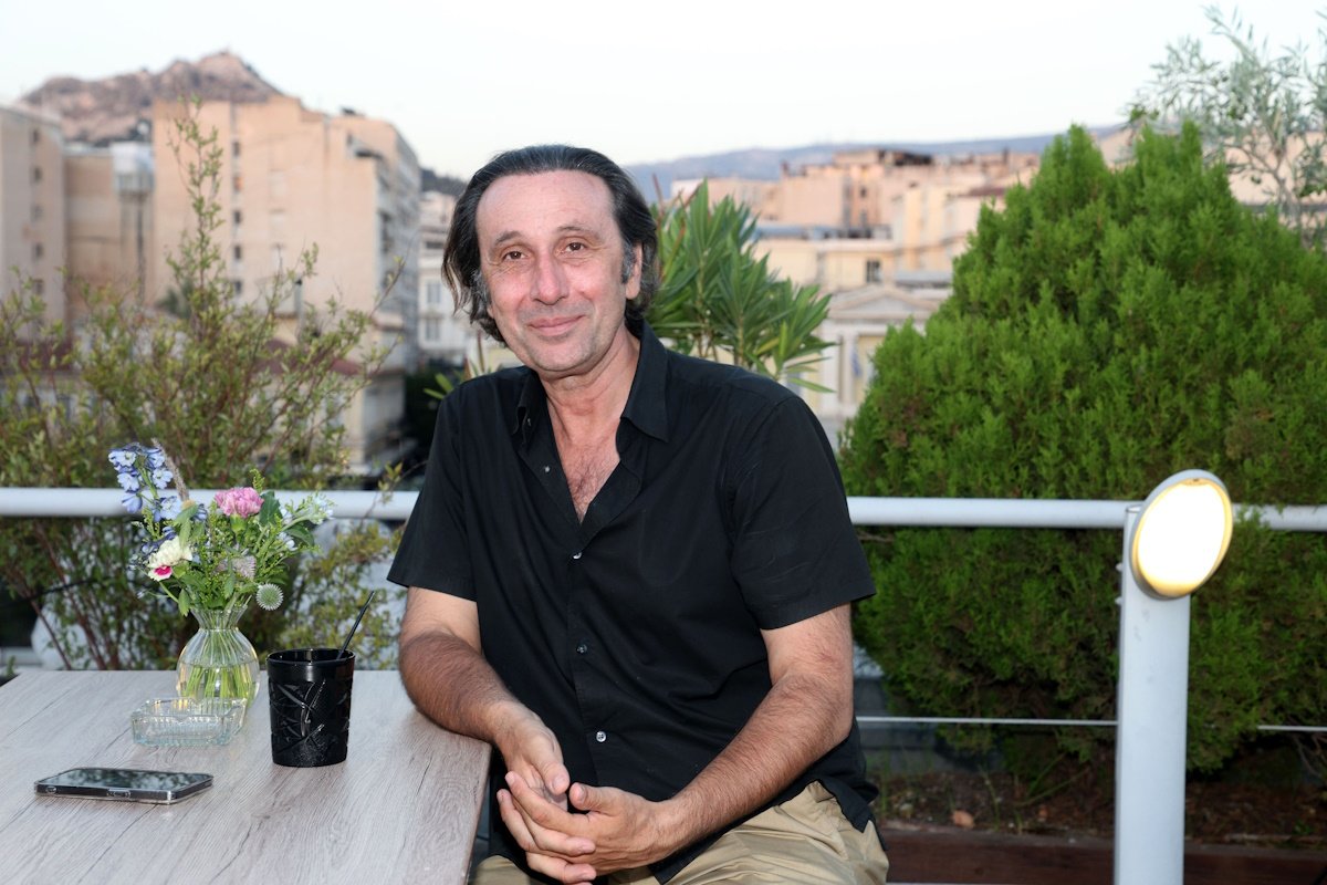 Ρένος Χαραλαμπίδης: «Κάποια στιγμή θέλω να ευχαριστήσω τους άντρες που με σώσανε απο γυναίκες που νόμιζα ότι είχα σχέση»