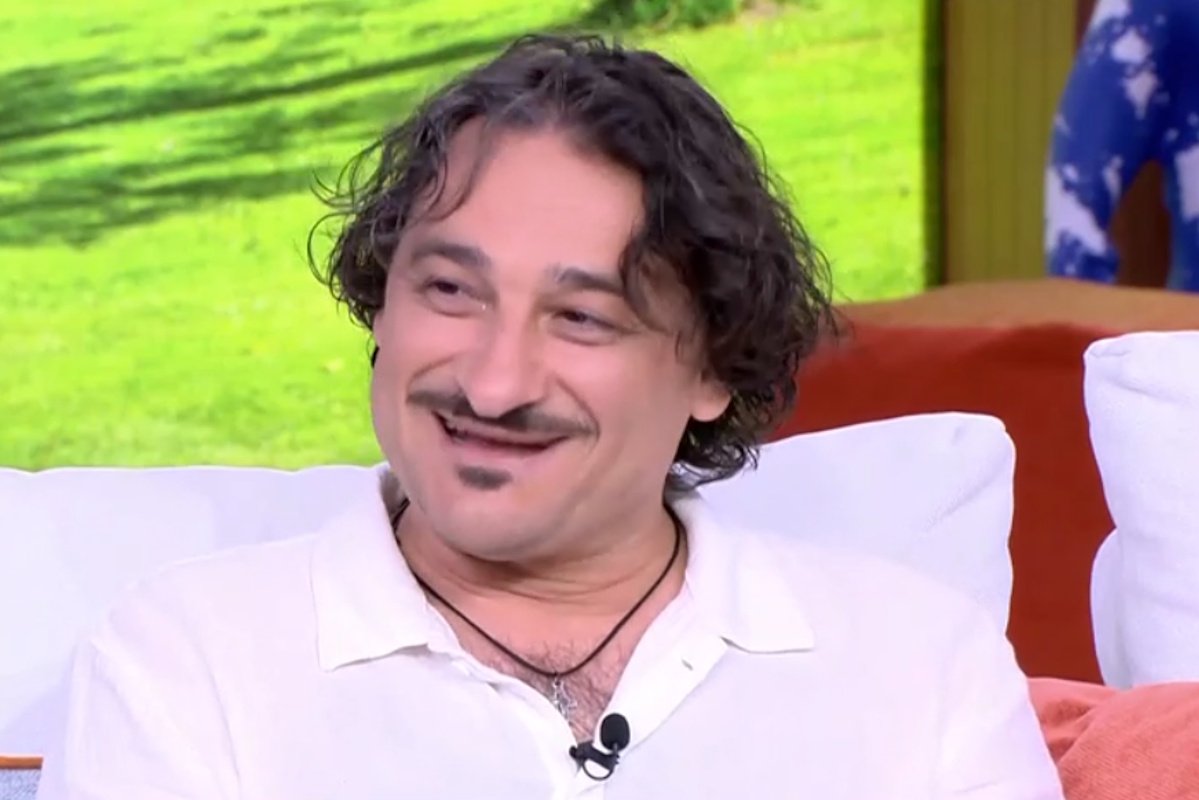 Βασίλης Χαραλαμπόπουλος: «Η συντροφικότητα που έχουμε είναι μοναδική» – Η τρυφερή εξομολόγηση για τη σύζυγό του