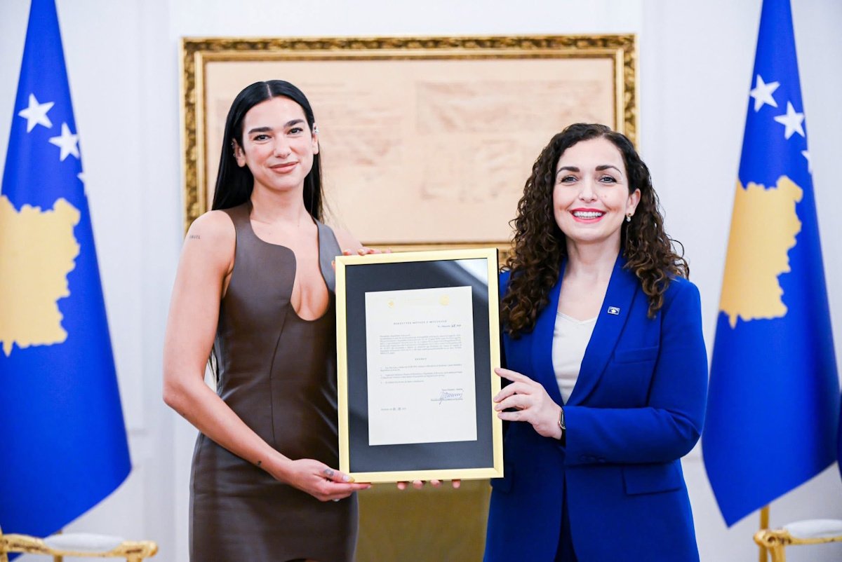 Dua Lipa: Επίσημα πολίτης του Κοσόβου – Το συγκινητικό μήνυμα από την πρόεδρο