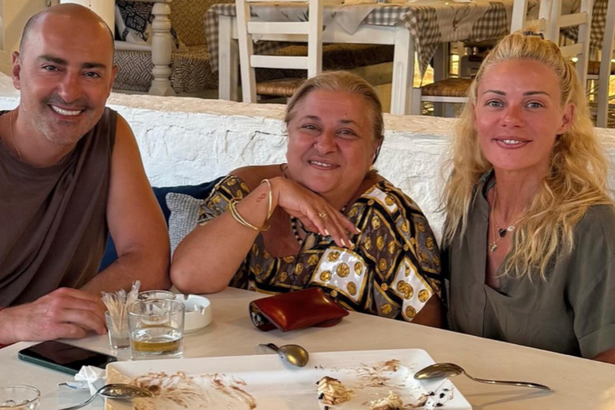 Ζέτα Μακρυπούλια: Ξέγνοιαστες καλοκαιρινές διακοπές με Κωνσταντινίδου και Αλευρά