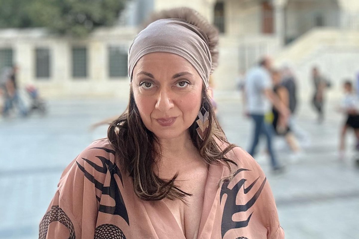Σοφία Μουτίδου: Ρομαντική απόδραση στη Σαντορίνη – Η σπάνια φωτογραφία με τον σύντροφό της