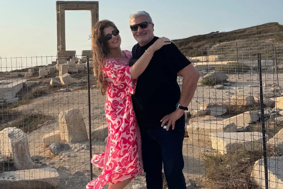 Γιώργος Πατούλης: Οικογενειακές στιγμές στη Νάξο με τη σύζυγο και τον 6 μηνών γιο τους!